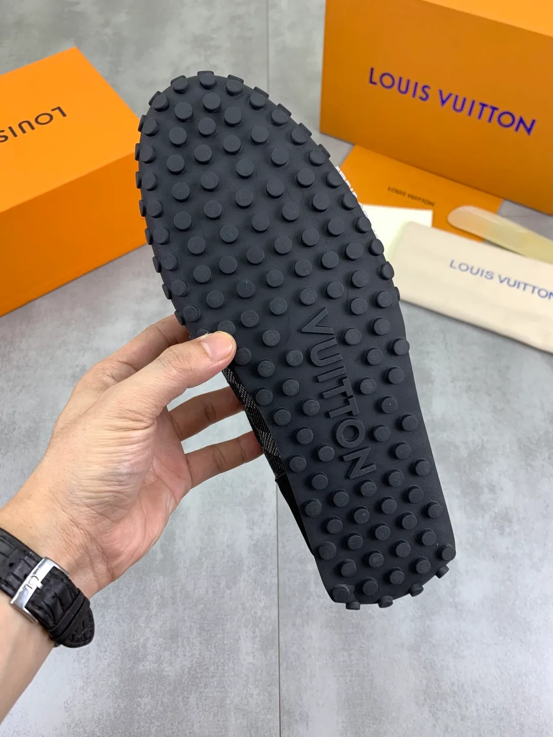 Men's Men's Shoes 💰P640 New Style 💶[LOUIS VUITTON] Water-dyed Niuli Original Order New Style 🍀LV Louis Vuitton *——Top version of LV classic leather shoes! Made of imported original calfskin, original leather side strips and wear-resistant high-end rubber outsole! High quality products! Color: black optional Size: 39-45